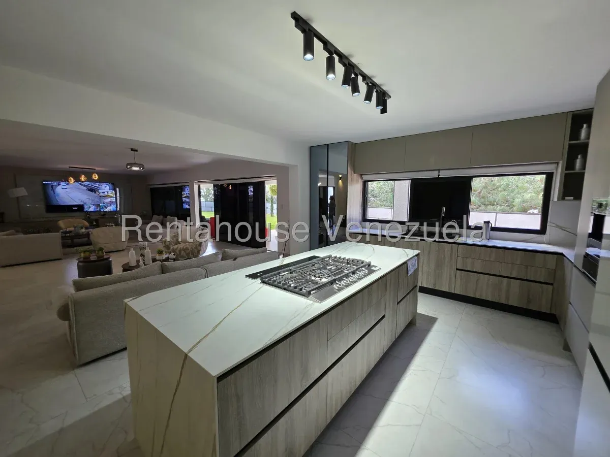 Bellísima Casa En Los Naranjos Del Cafetal, Hermoso Jardín Y Terraza - 23