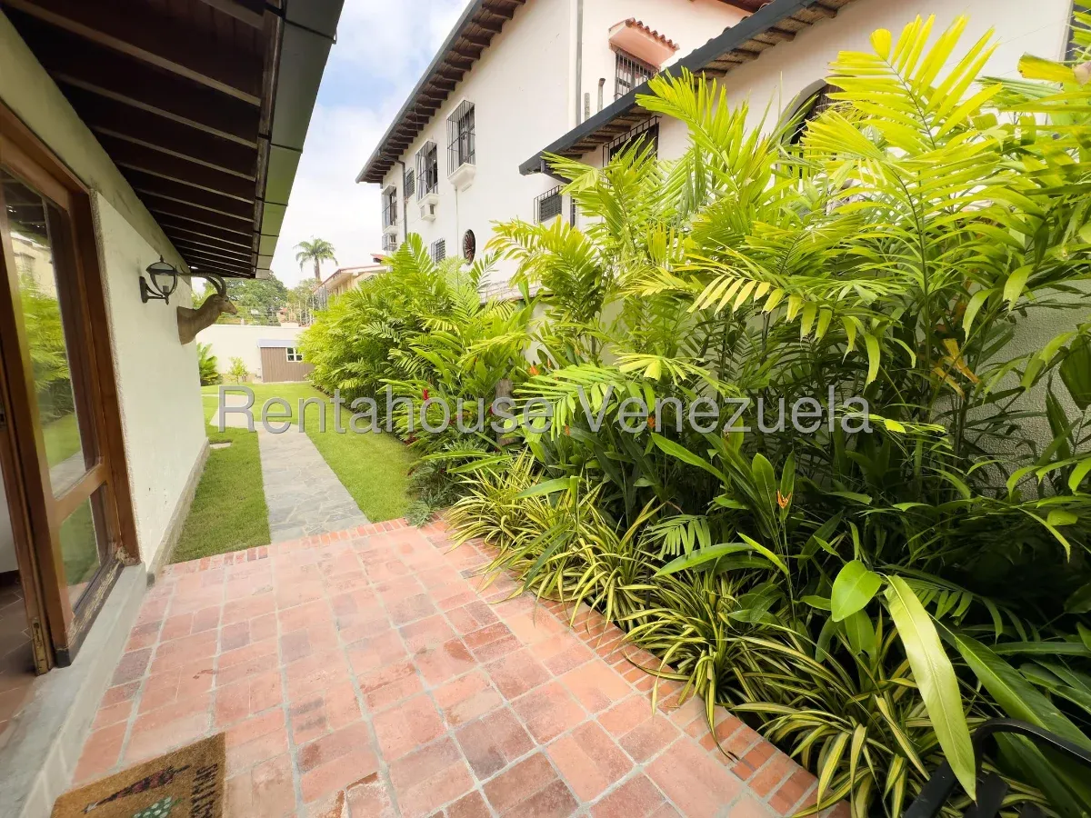 Preciosa casa en alquiler Los Chorros amoblada - 17