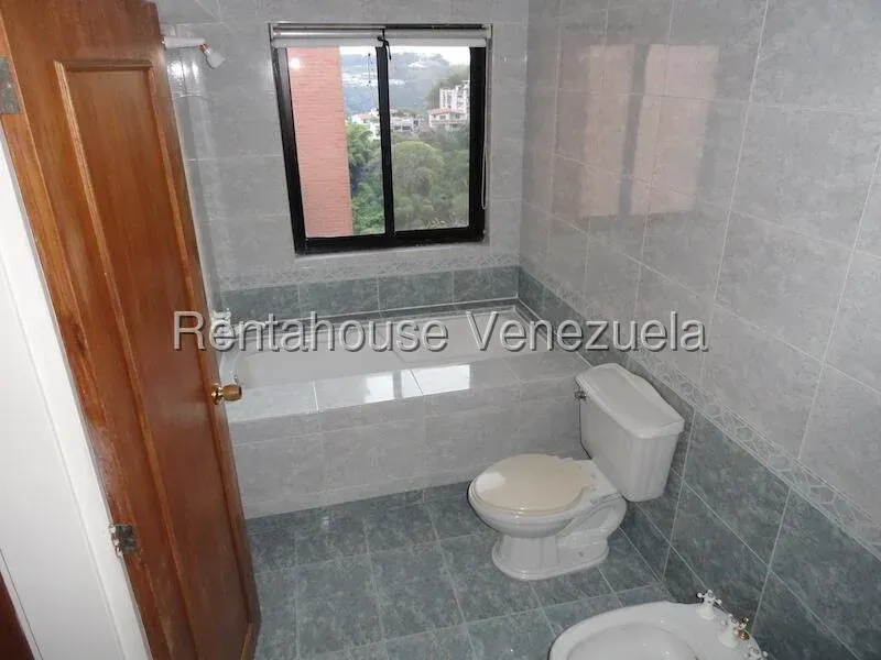 Espacioso Apartamento En Alquiler Urbanización Miranda, Balcón Con Linda Vista Panorámica - 13