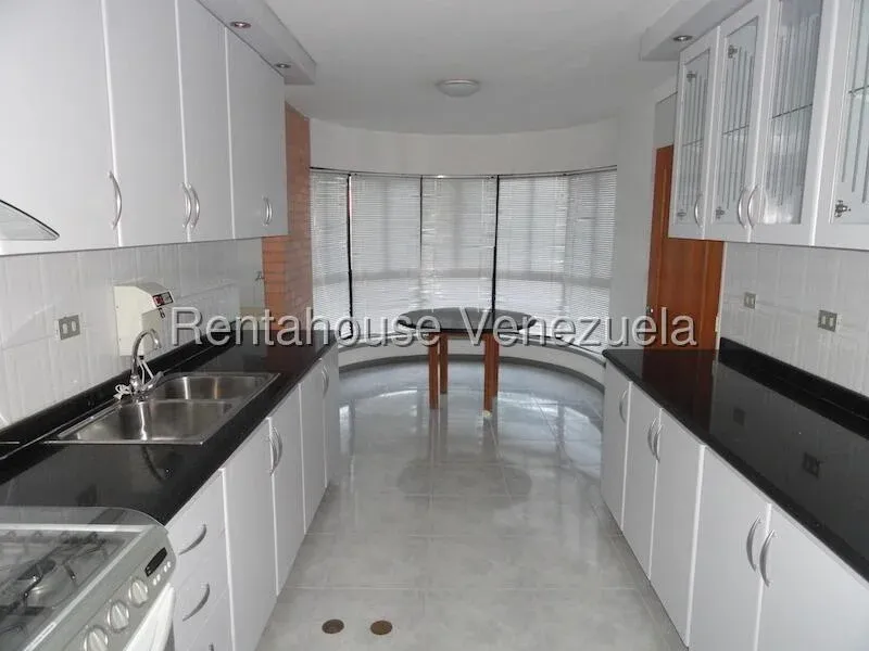 Espacioso Apartamento En Alquiler Urbanización Miranda, Balcón Con Linda Vista Panorámica - 5