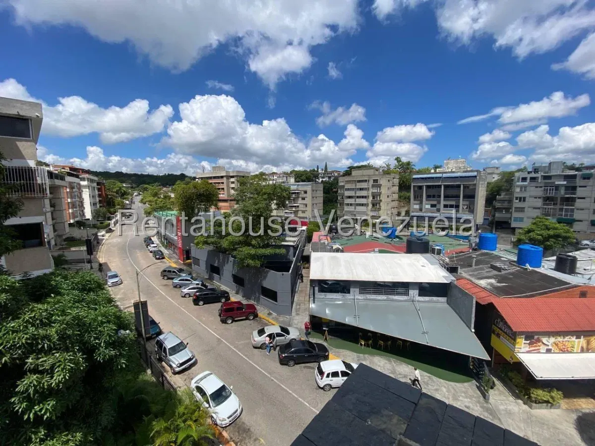 Apartamento En Alquiler Cumbres De Curumo Excelente Iluminación Y Ventilacion - 13