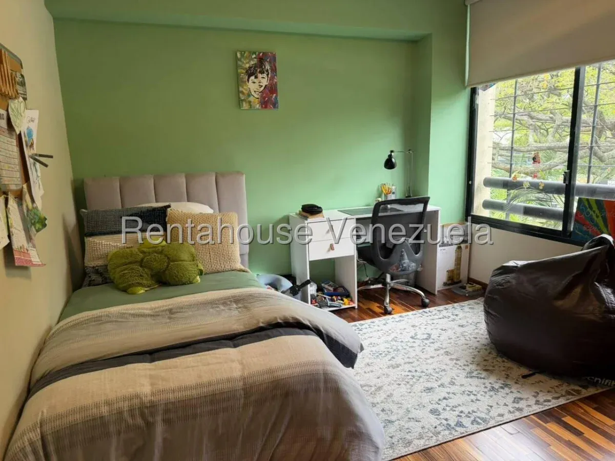 Exclusivo Apartamento Amoblado En Alquiler La Castellana Edificio Con Hermosas Areas Verdes - 11