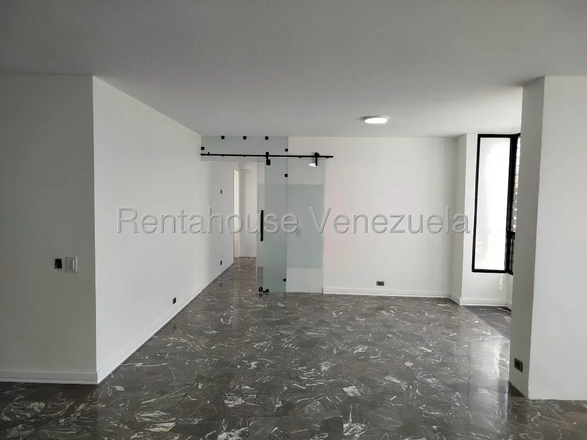 Apartamento En Alquiler Sebucán Amplio, Duplex, Vista Panorámica  - 2