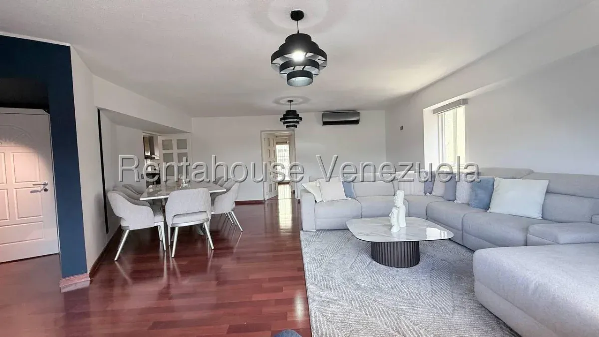 Maravilloso Apartamento En Venta Los Dos Caminos, Espacioso, Piso Bajo