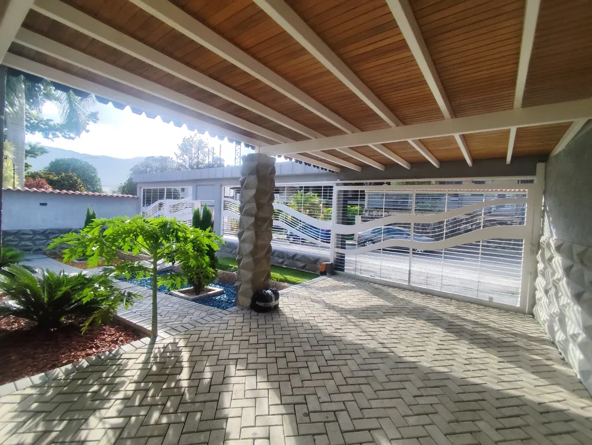 En alquiler o venta hermosa Quinta ubicada la mejor zona de Maracay El Castaño - 9