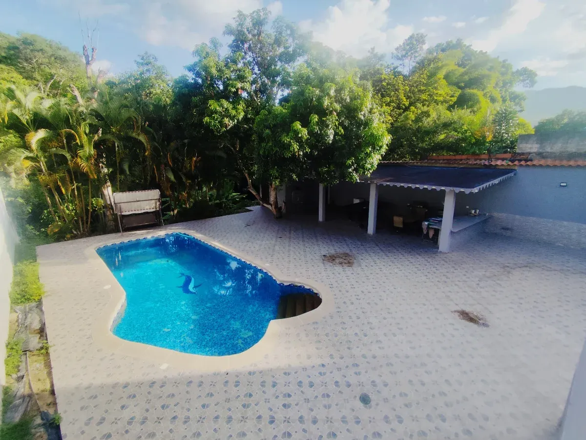 En alquiler o venta hermosa Quinta ubicada la mejor zona de Maracay El Castaño - 11