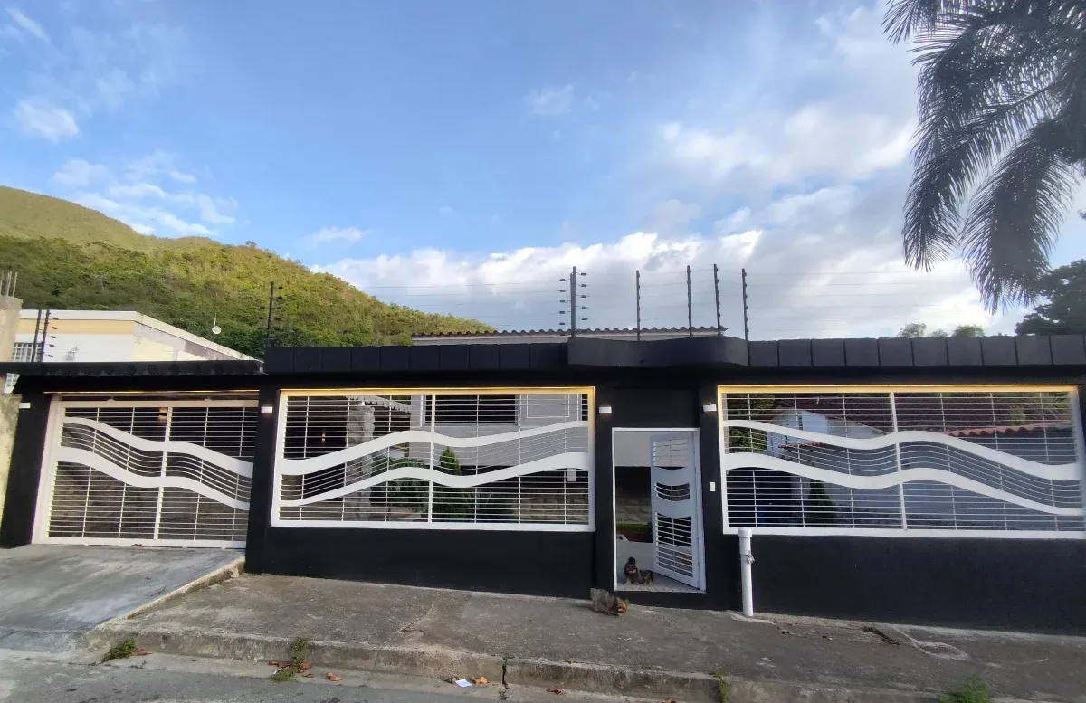 En alquiler o venta hermosa Quinta ubicada la mejor zona de Maracay El Castaño - 15