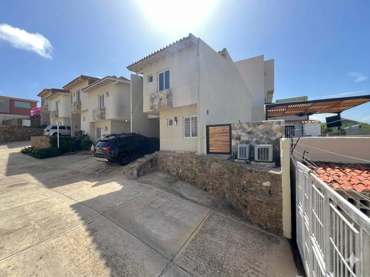 Townhouse en Urb Playa El Angel, Residencias Archipielago Villas