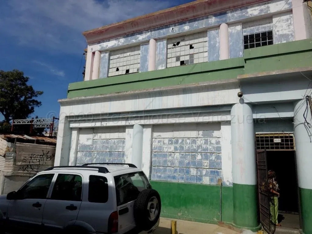 MLS #25-11091 LOCAL EN VENTA  - 3