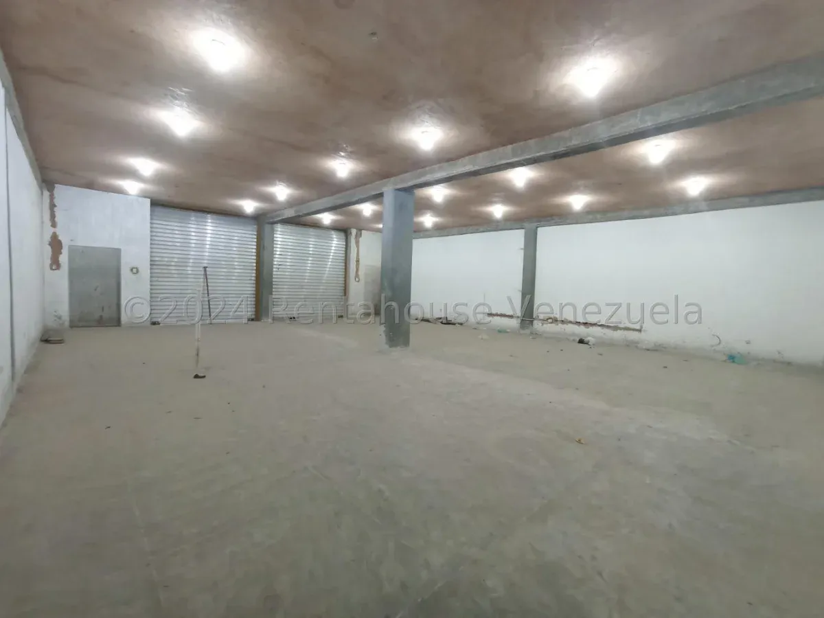 MLS #26-7656 EN VENTA EDIFICIO COMERCIAL CON 3 LOCALES  - 5