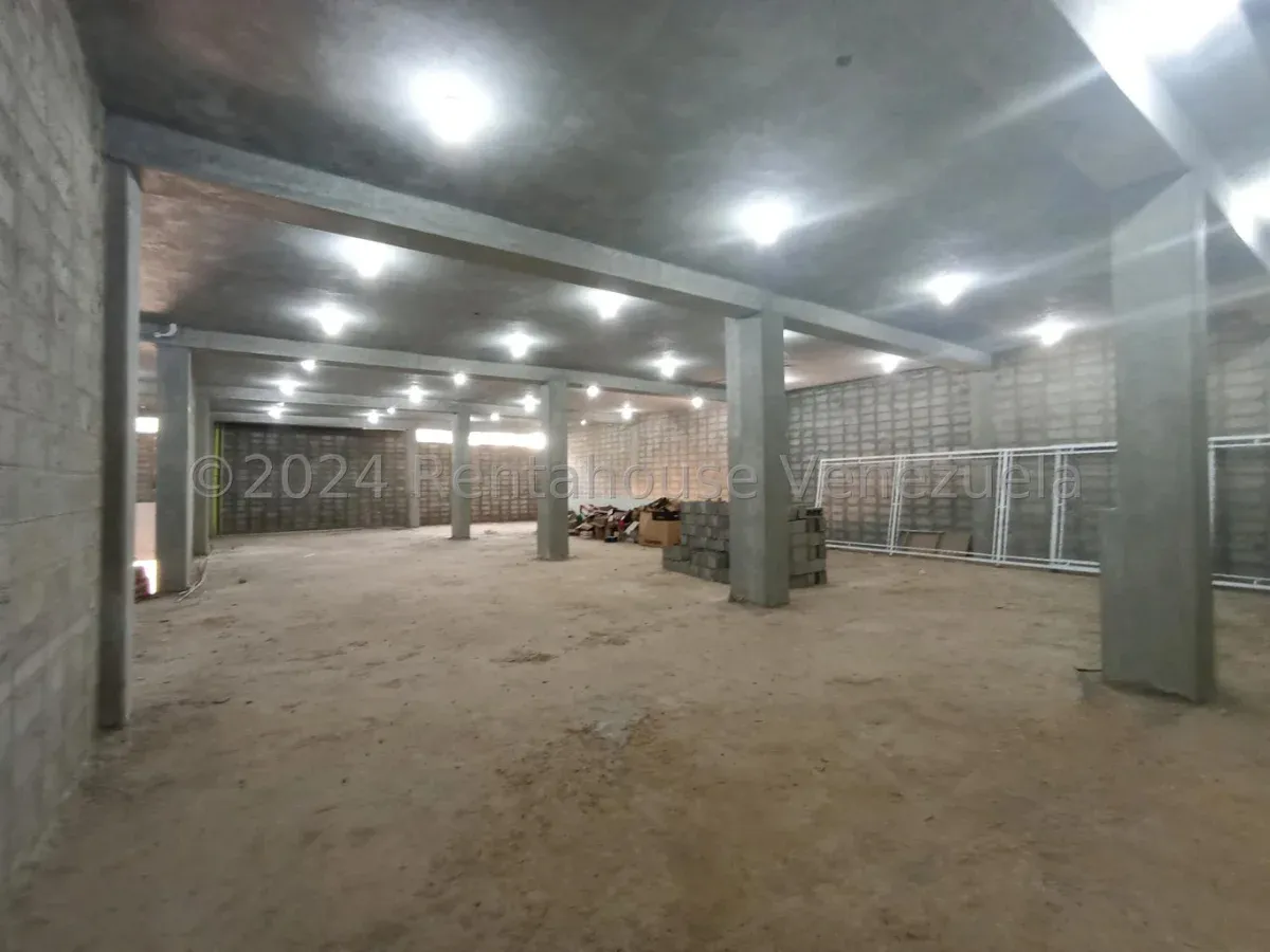 MLS #26-7656 EN VENTA EDIFICIO COMERCIAL CON 3 LOCALES  - 10