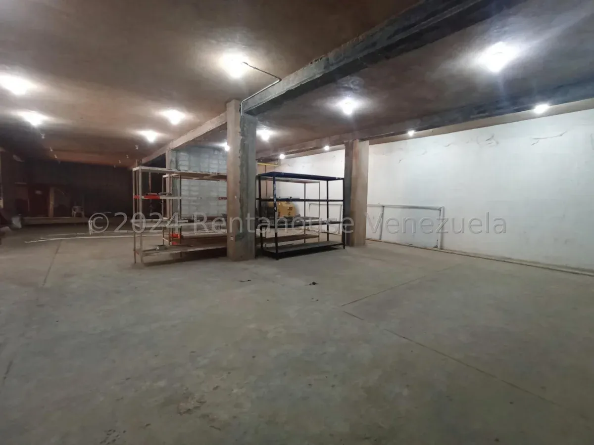 MLS #26-7656 EN VENTA EDIFICIO COMERCIAL CON 3 LOCALES  - 21