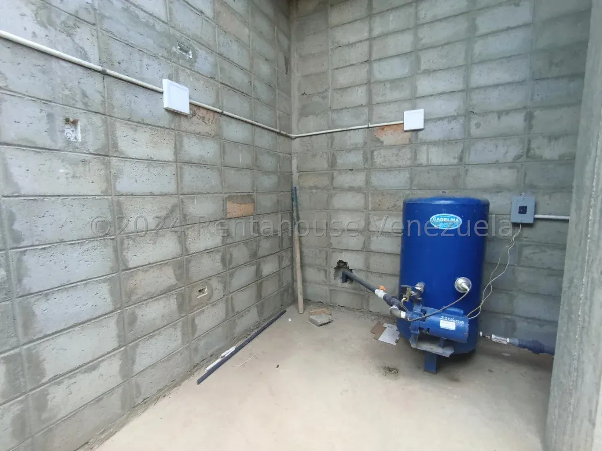 MLS #26-7656 EN VENTA EDIFICIO COMERCIAL CON 3 LOCALES  - 25