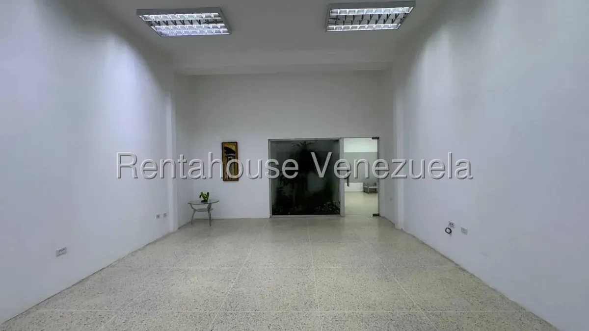 MLS #26-17853 EN VENTA CASA COMERCIAL  - 4