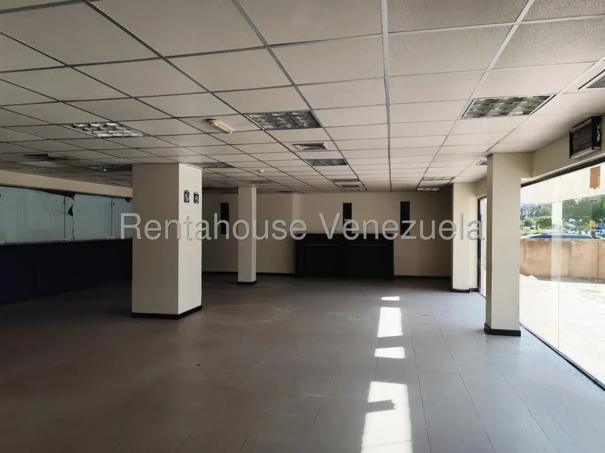 MLS #25-21021 EN VENTA LOCAL COMERCIAL  - 5
