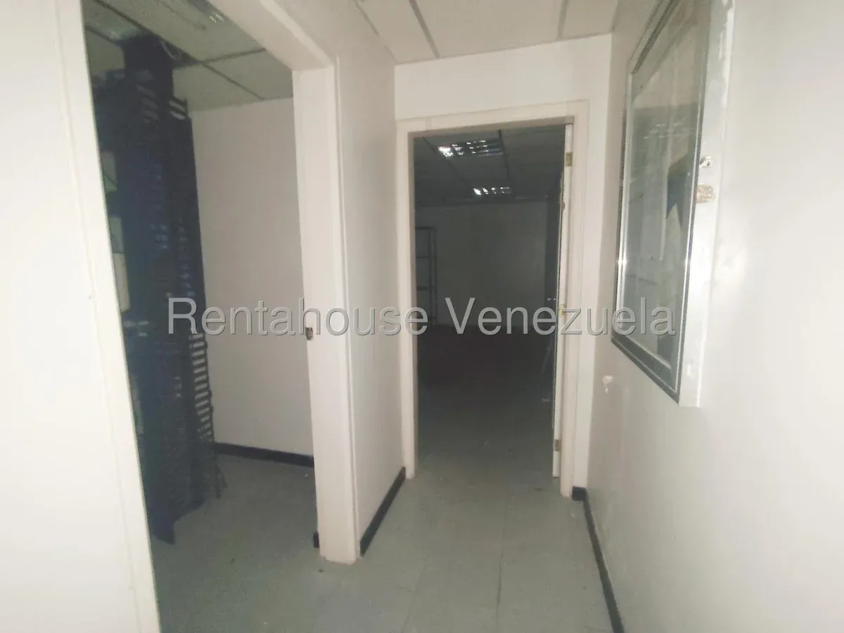 MLS #25-21021 EN VENTA LOCAL COMERCIAL  - 11