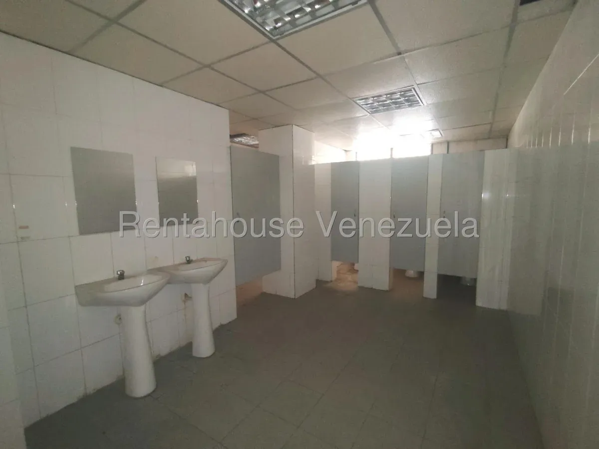 MLS #25-21021 EN VENTA LOCAL COMERCIAL  - 14