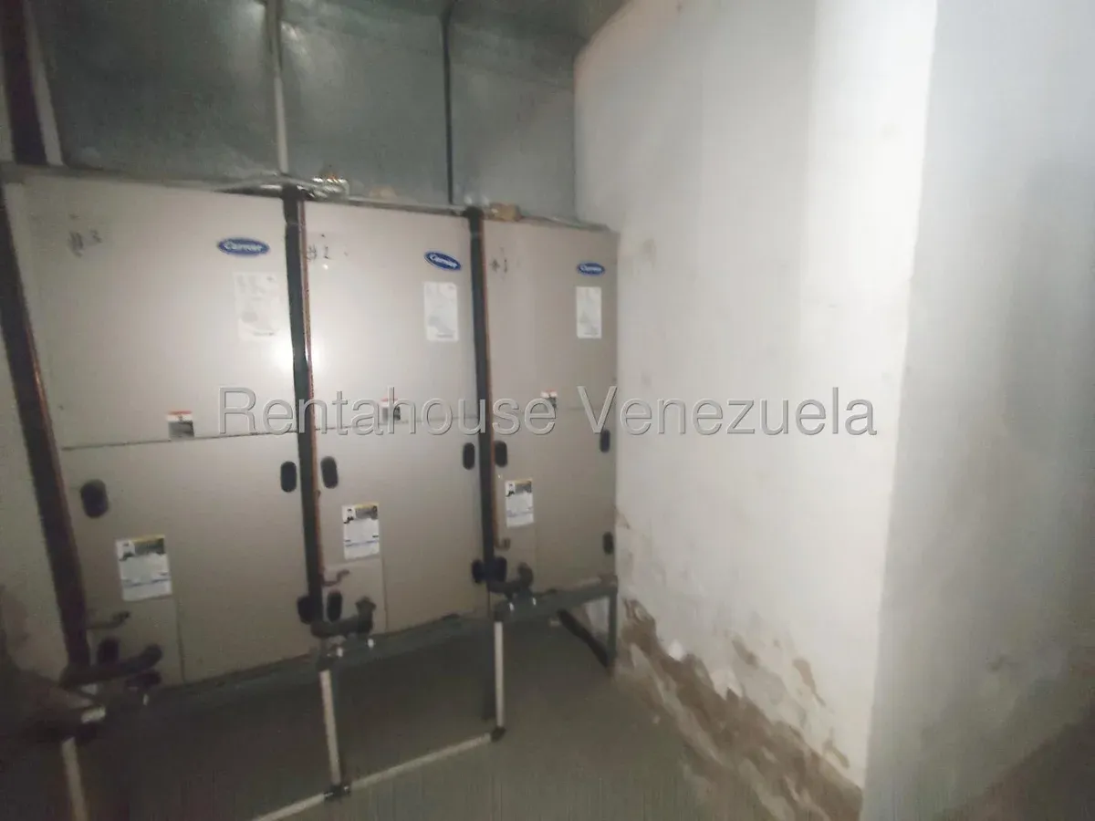 MLS #25-21021 EN VENTA LOCAL COMERCIAL  - 16