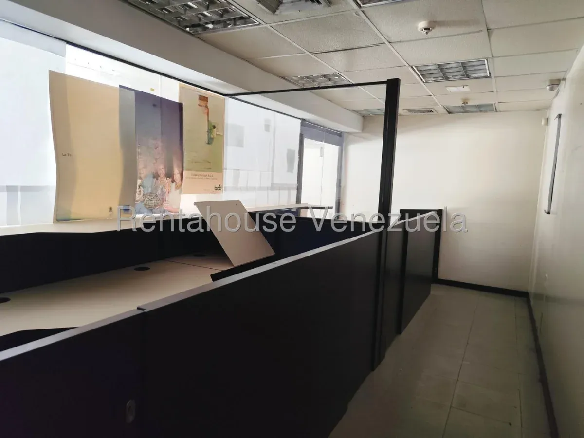 MLS #25-21021 EN VENTA LOCAL COMERCIAL  - 18
