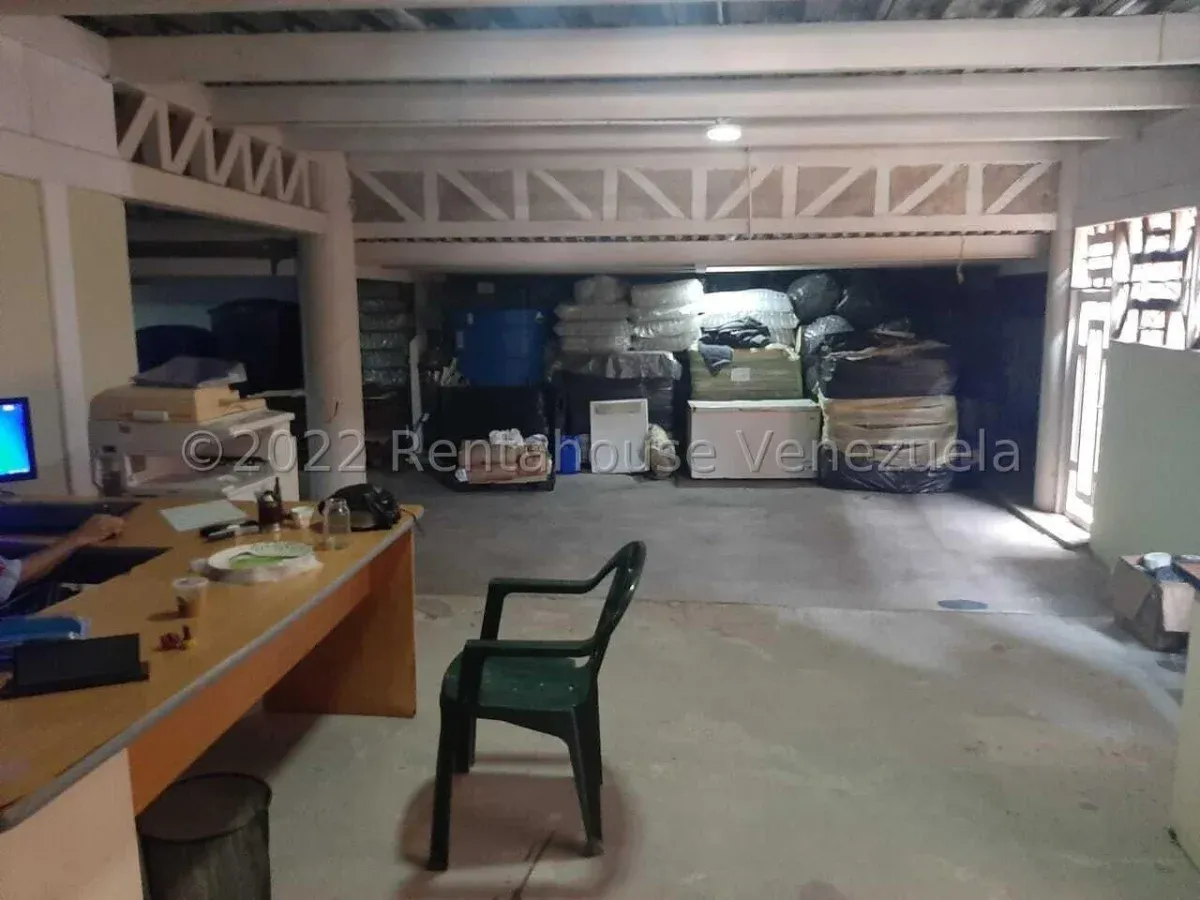 MLS #25-9839 EN VENTA LOCAL COMERCIAL  - 3