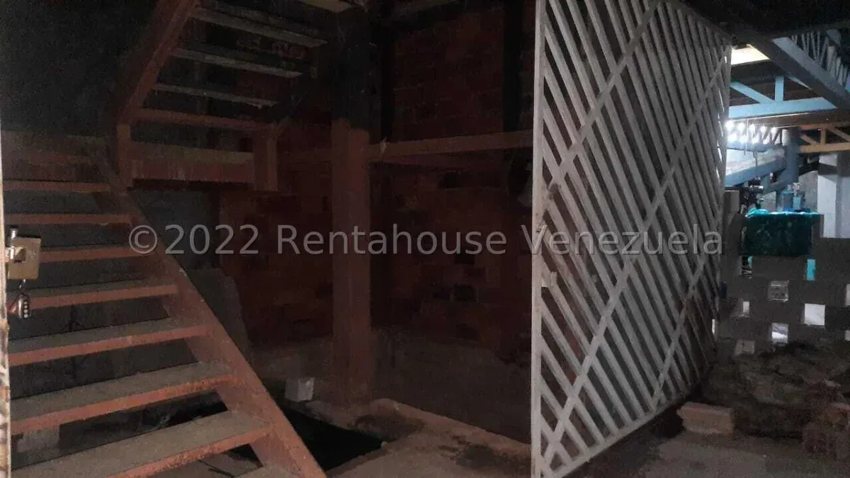 MLS #25-9839 EN VENTA LOCAL COMERCIAL  - 7