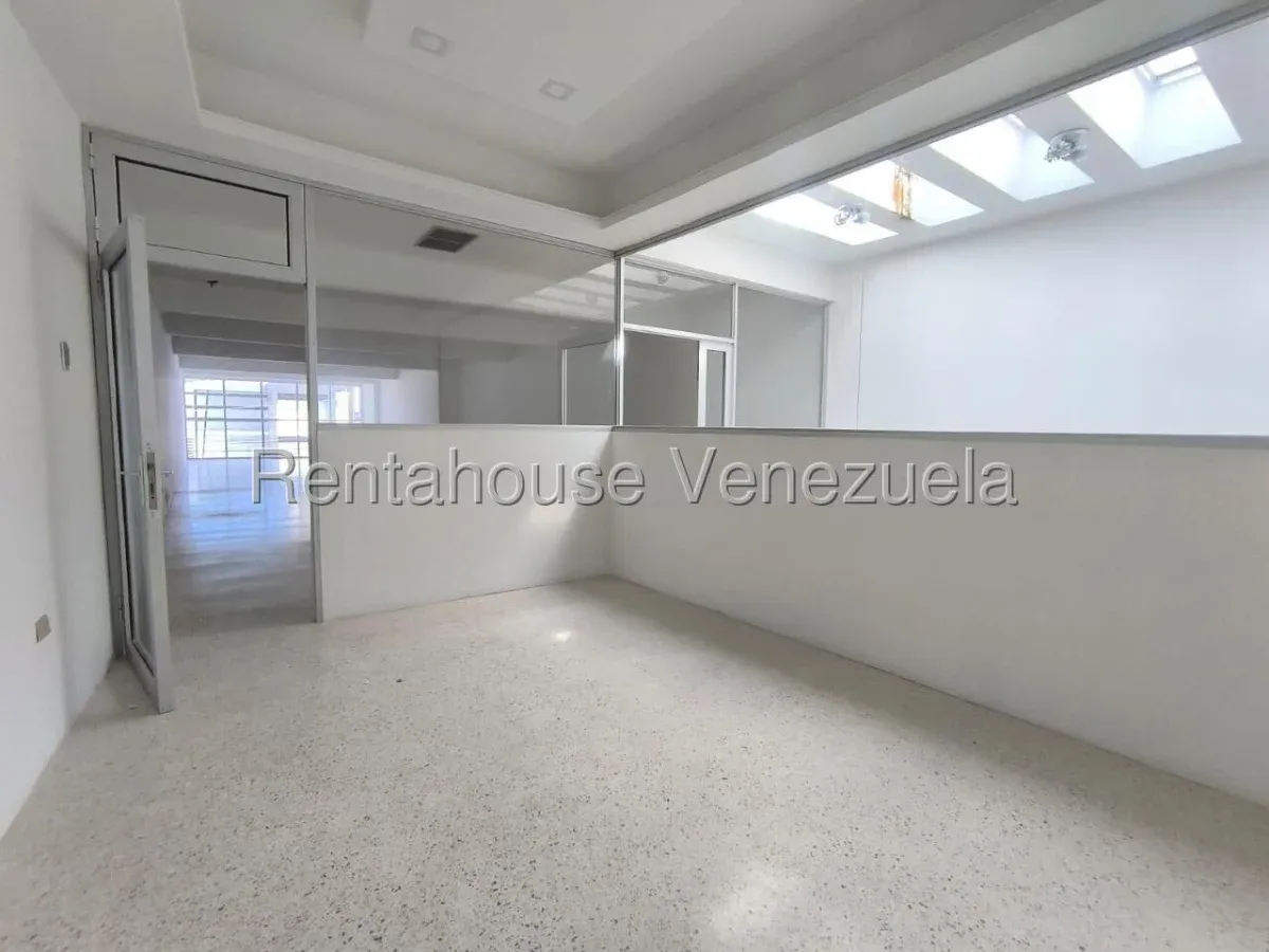 MLS #26-15738 LOCAL EN VENTA  - 2