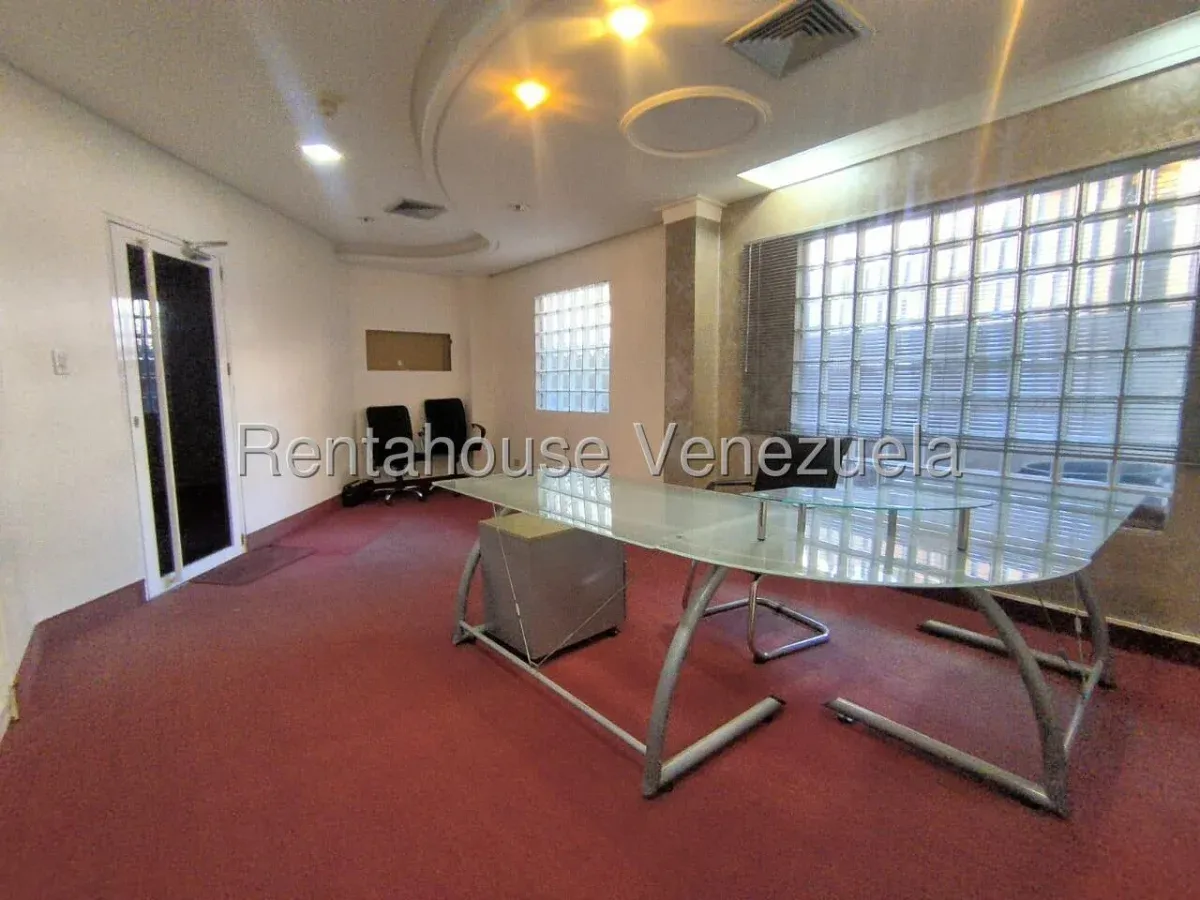MLS #26-15738 LOCAL EN VENTA  - 4