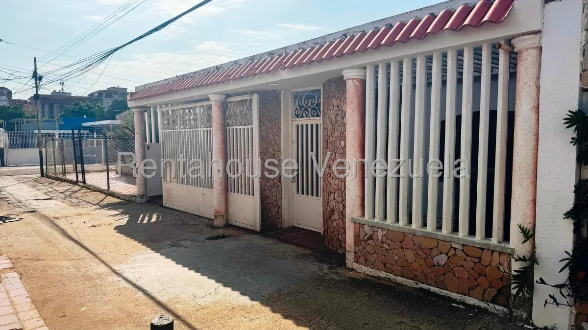 MLS #26-17182 CASA EN VENTA 