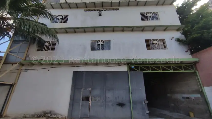 MLS #24-9511LOCAL EN VENTA 