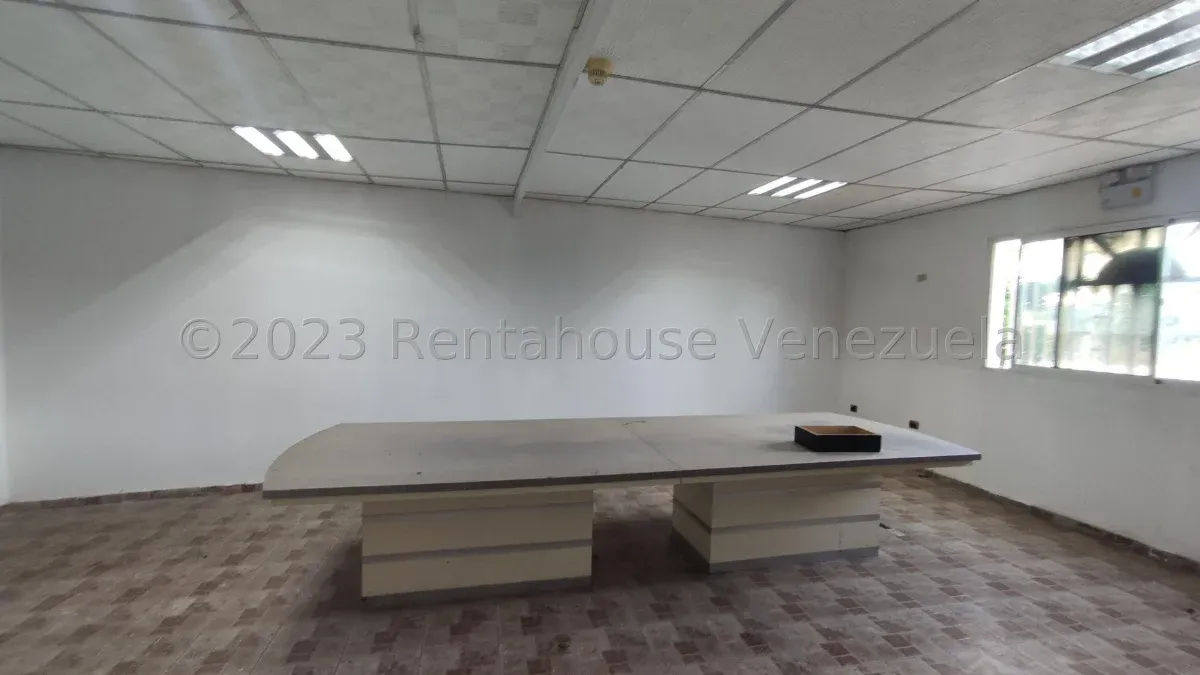 MLS #24-9511LOCAL EN VENTA  - 6