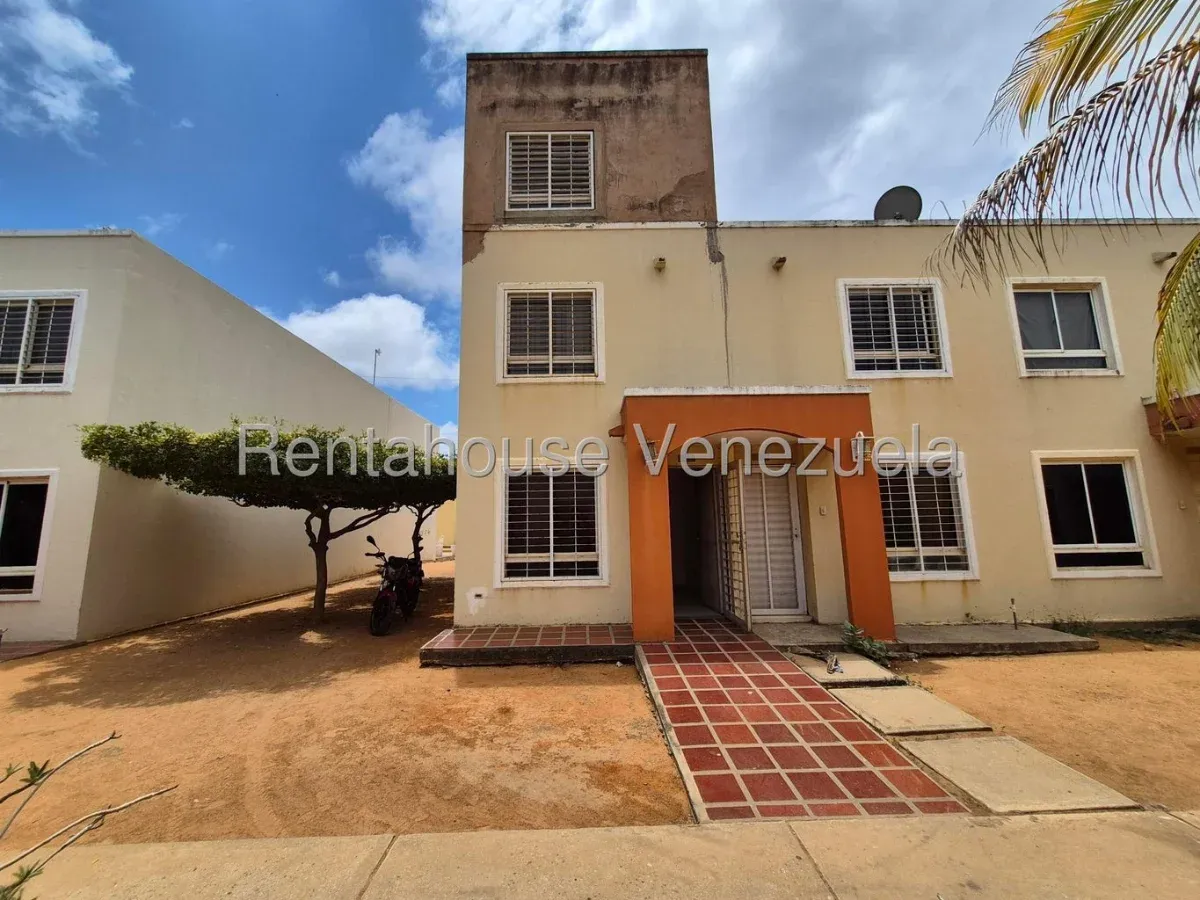 MLS #26-17126 TOWNHOUSE EN VENTA  - 2