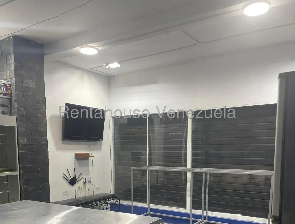 MLS #26-21542 LOCAL EN VENTA - 3
