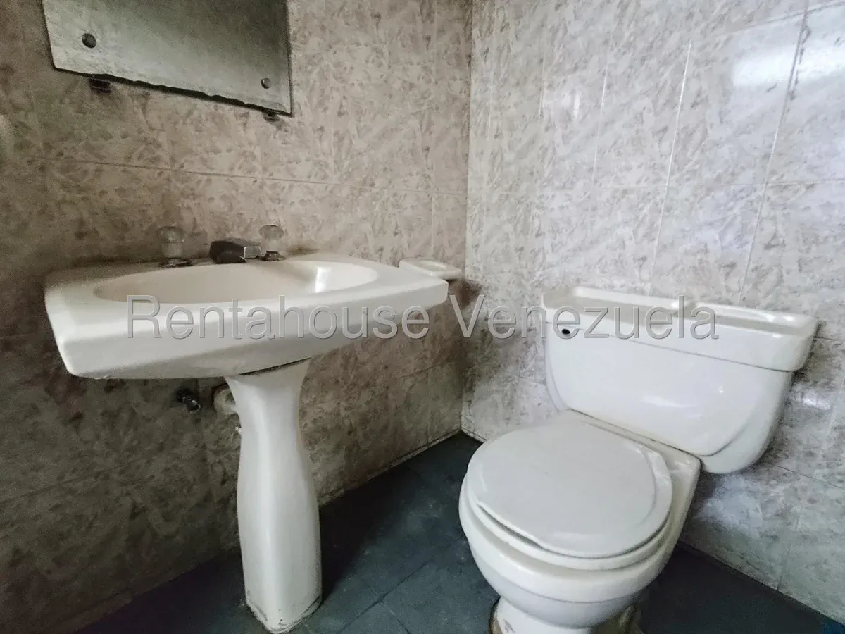 MLS #25-10587 EN VENTA, CON GRAN POTENCIAL  - 3