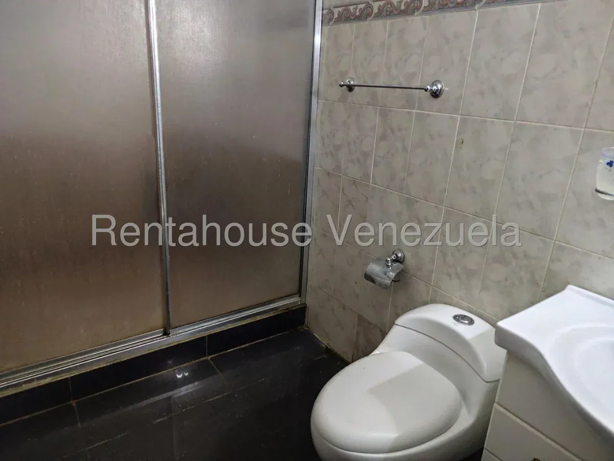 MLS #25-10587 EN VENTA, CON GRAN POTENCIAL  - 12