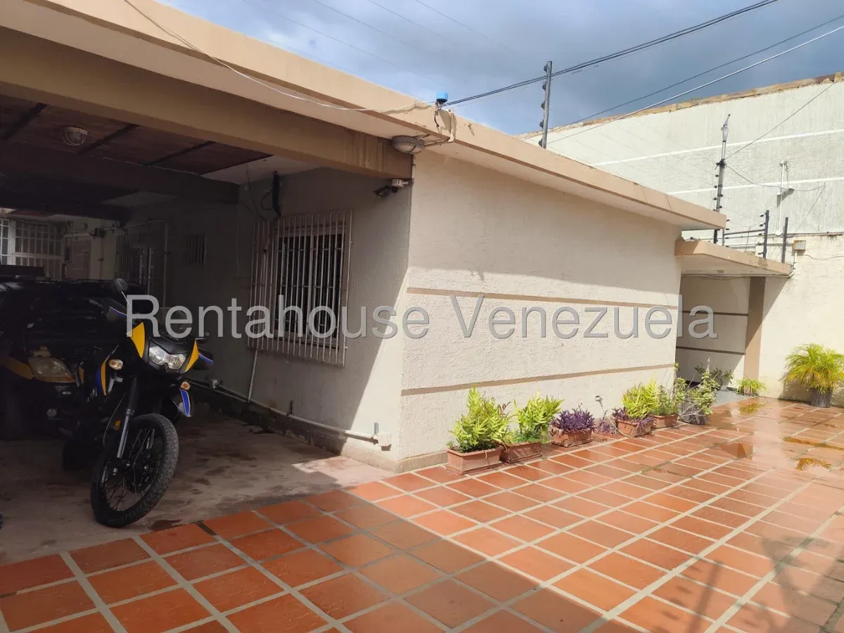 MLS #25-10587 EN VENTA, CON GRAN POTENCIAL  - 17