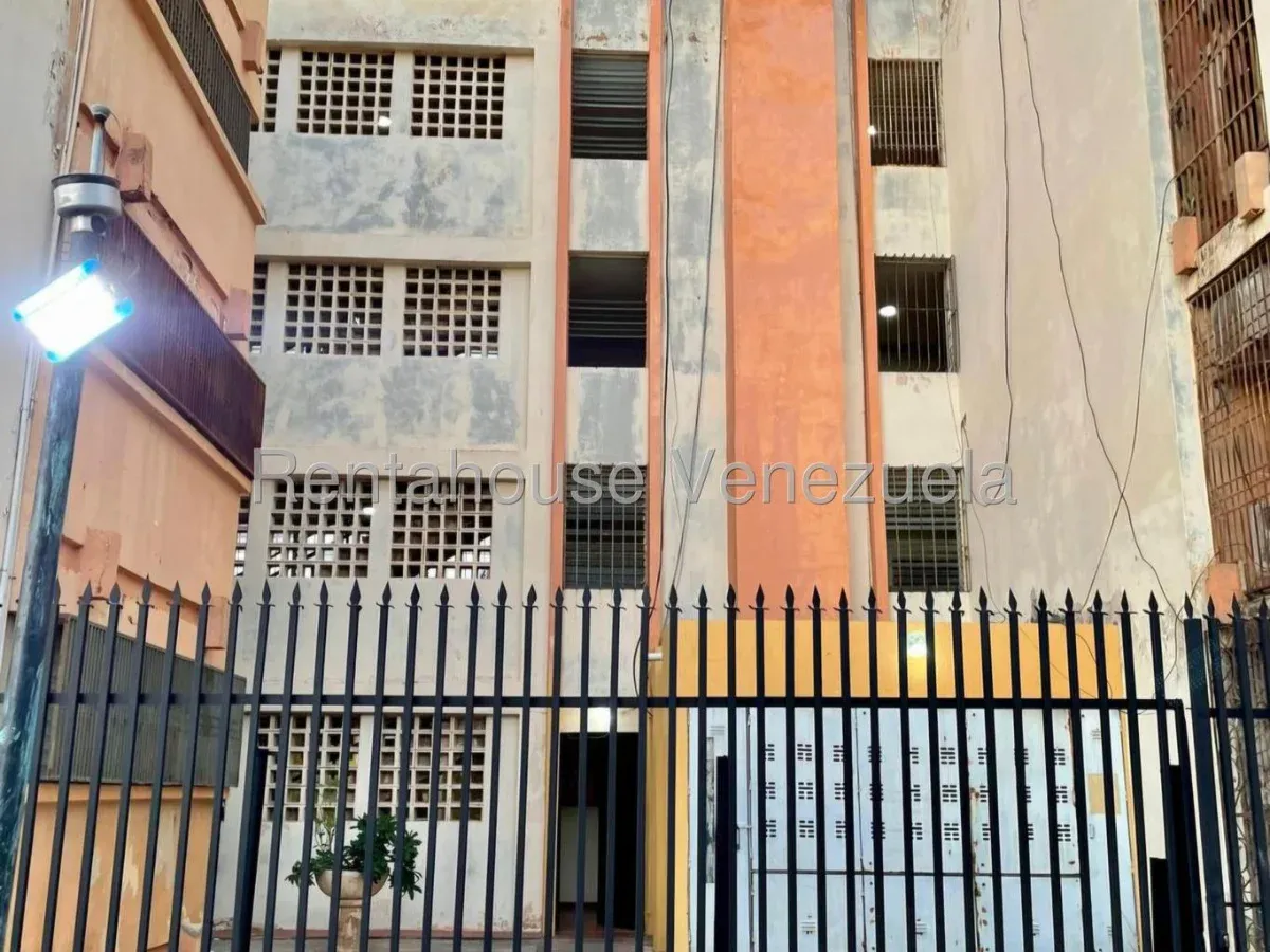 APARTAMENTO EN ALQUILER EN SECTOR POMONA  - 2