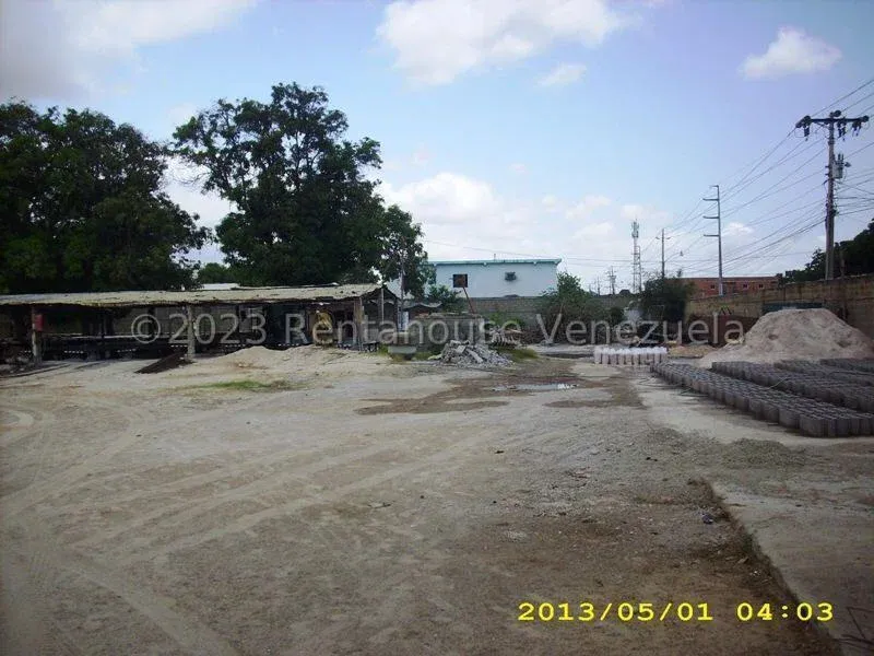 TERRENO CON GALPONES EN VENTA EN CIUDADELA FARÍA - 5