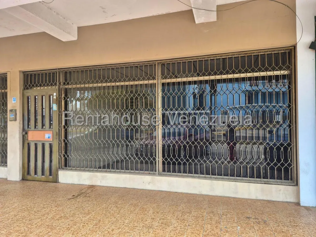 LOCAL COMERCIAL EN ALQUILER EN AVENIDA FALCON  - 2