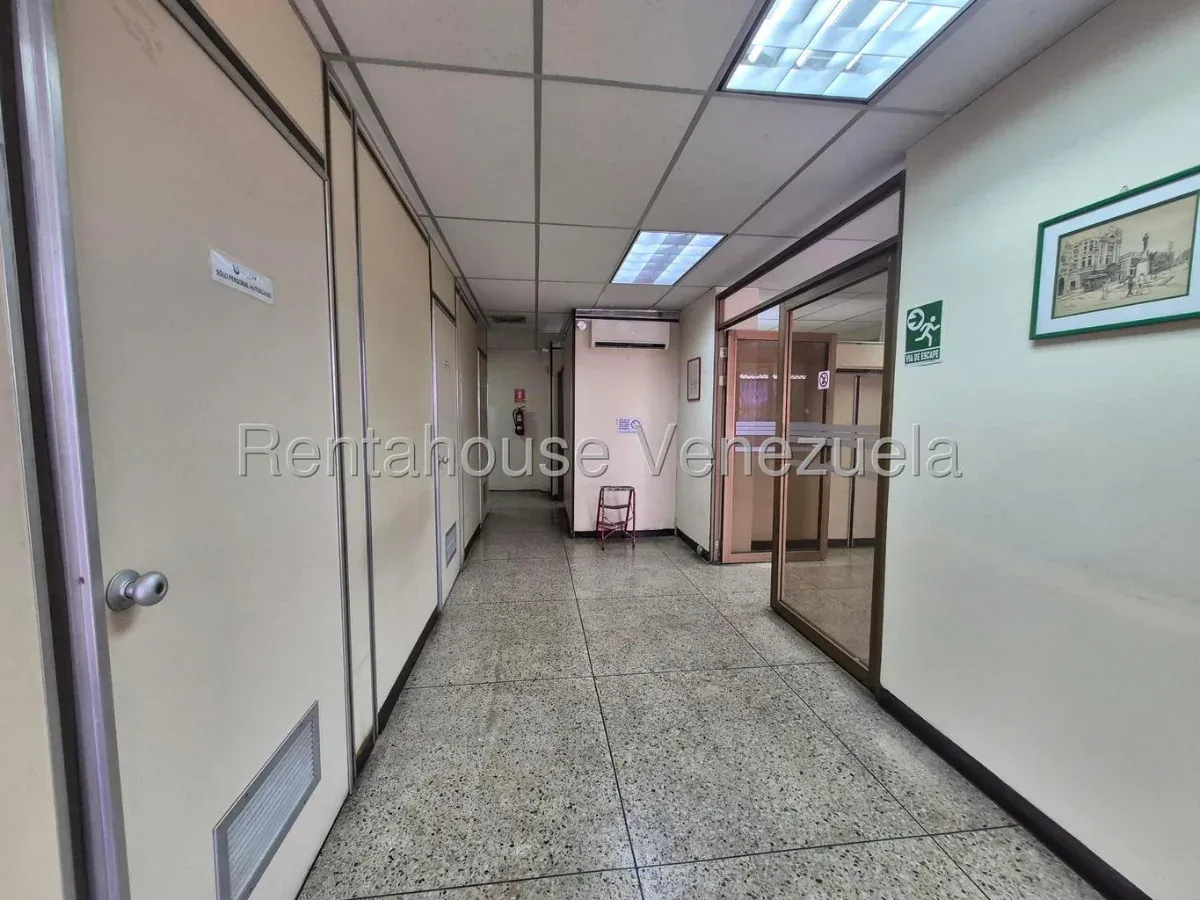 LOCAL COMERCIAL EN ALQUILER EN AVENIDA FALCON  - 4