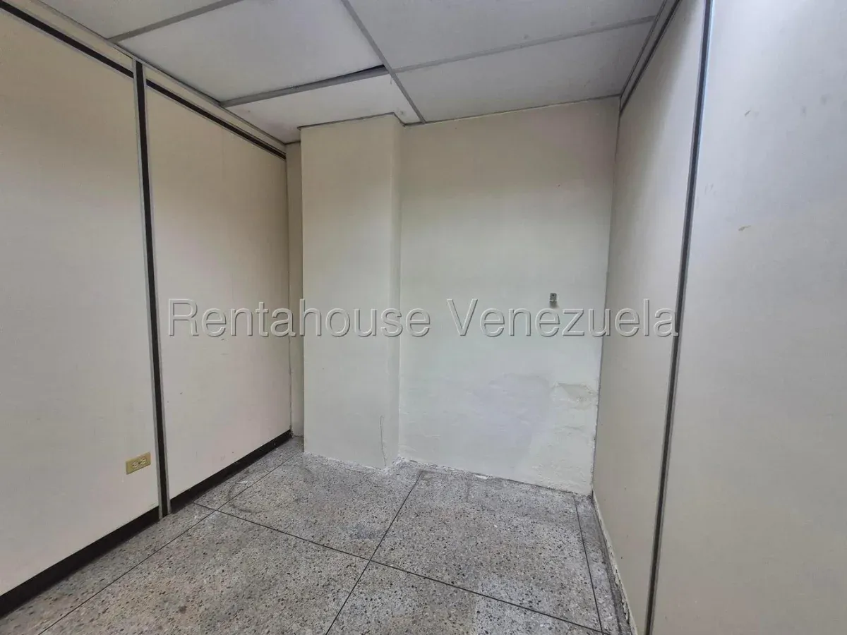 LOCAL COMERCIAL EN ALQUILER EN AVENIDA FALCON  - 8