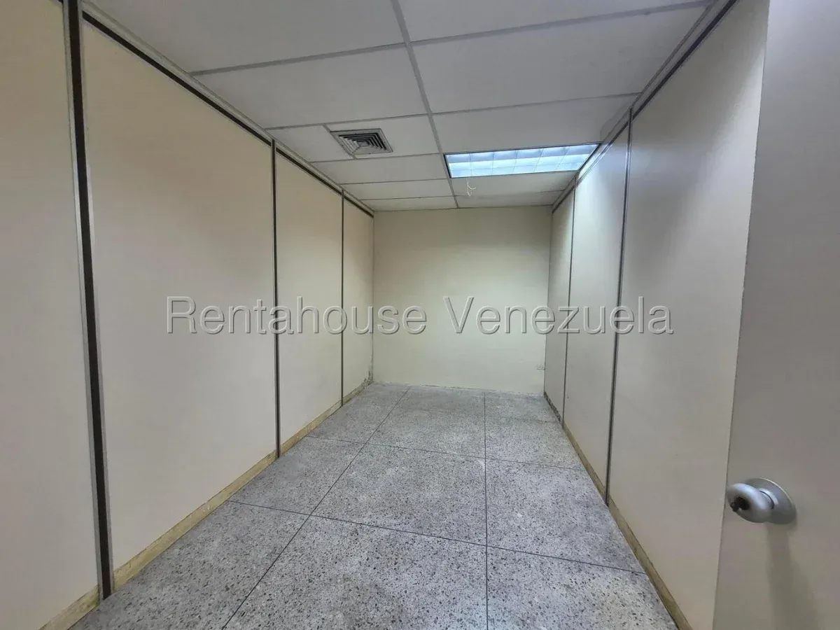 LOCAL COMERCIAL EN ALQUILER EN AVENIDA FALCON  - 9