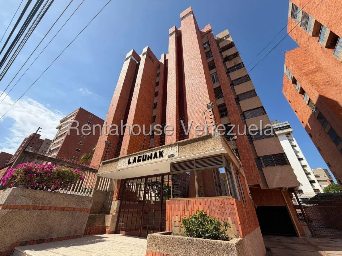 APARTAMENTO EN ALQUILER EN LA LAGO 