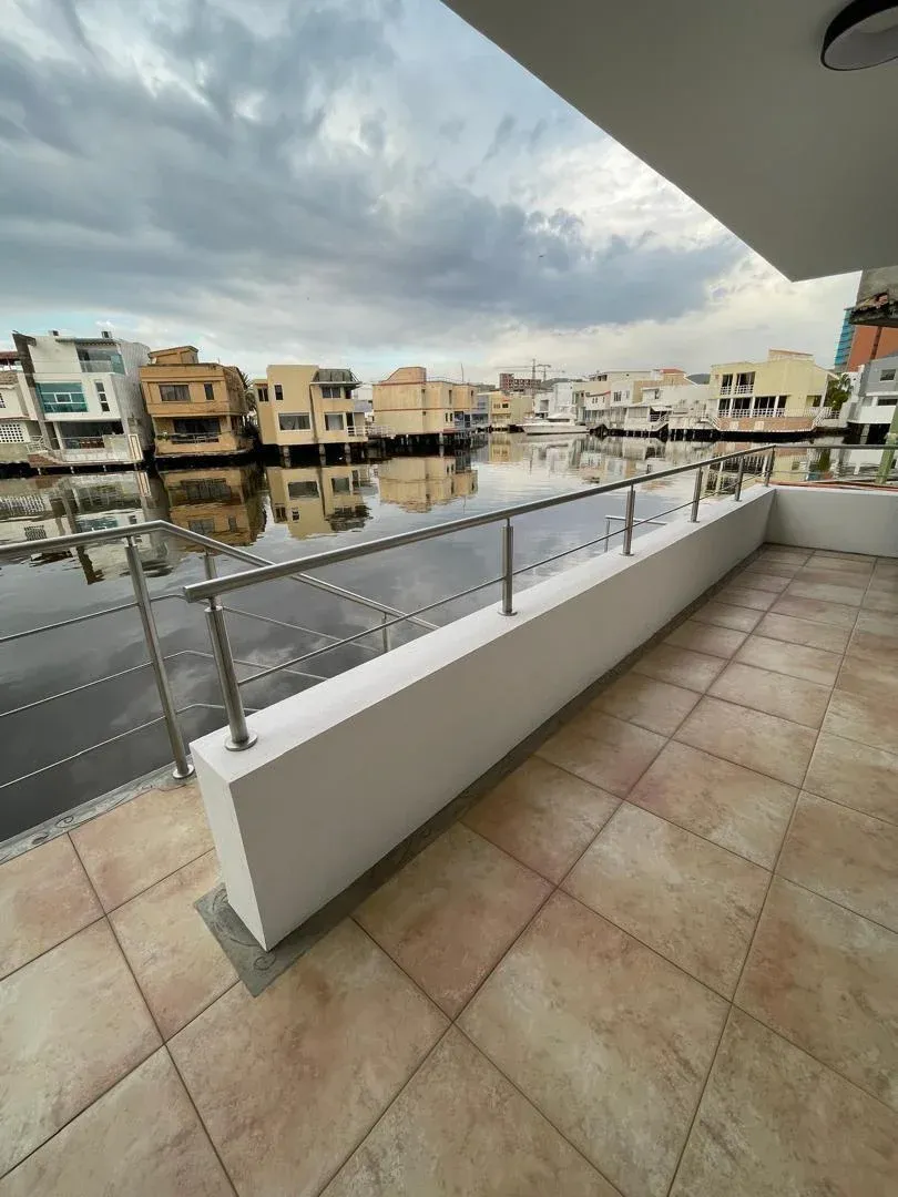 CASA UNIFAMILIAR EN CASA BOTE C, CON CANAL EXCELENTE ESPEJO DE AGUA Y BELLAS AREAS - 9