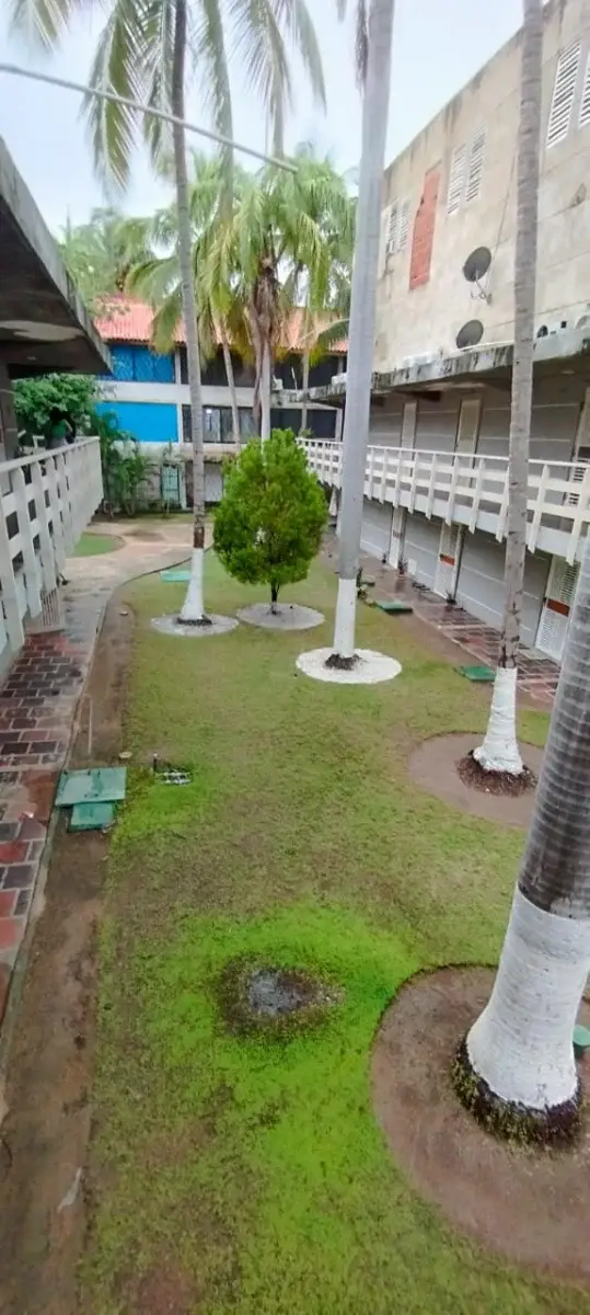 VENDO APTO. DUPLEX EN PLC DE 3H, 3B COCINA EQUPADA 1P/E CON PLAYA PRIVADA