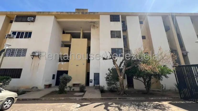 Amplio apartamento en venta Res El Cuji,zona norte, av Goajira, Maracaibo 