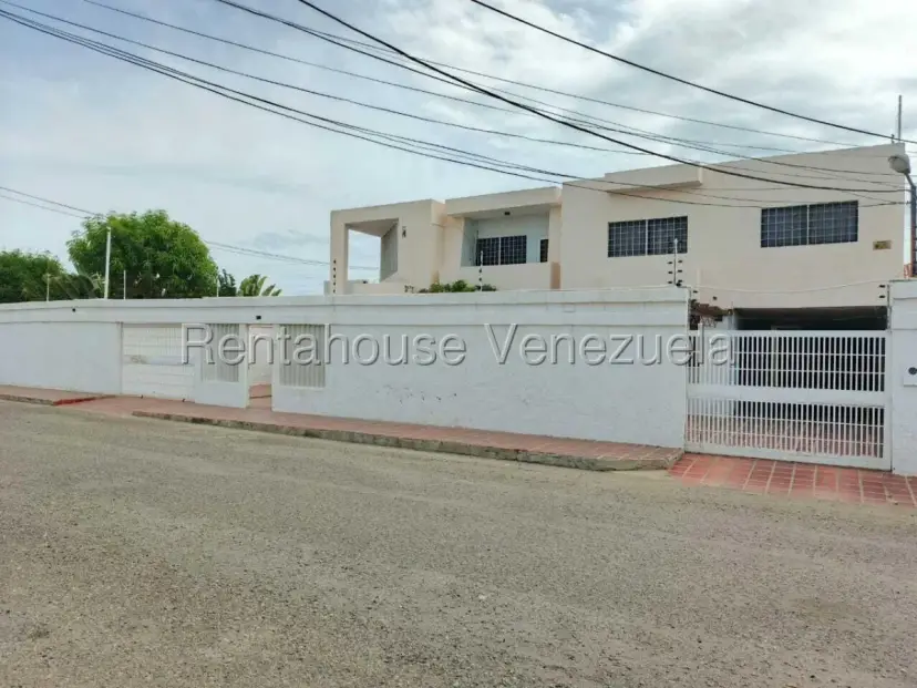 Magestuosa casa en venta Urb Monte Bello, zona norte. Maracaibo 