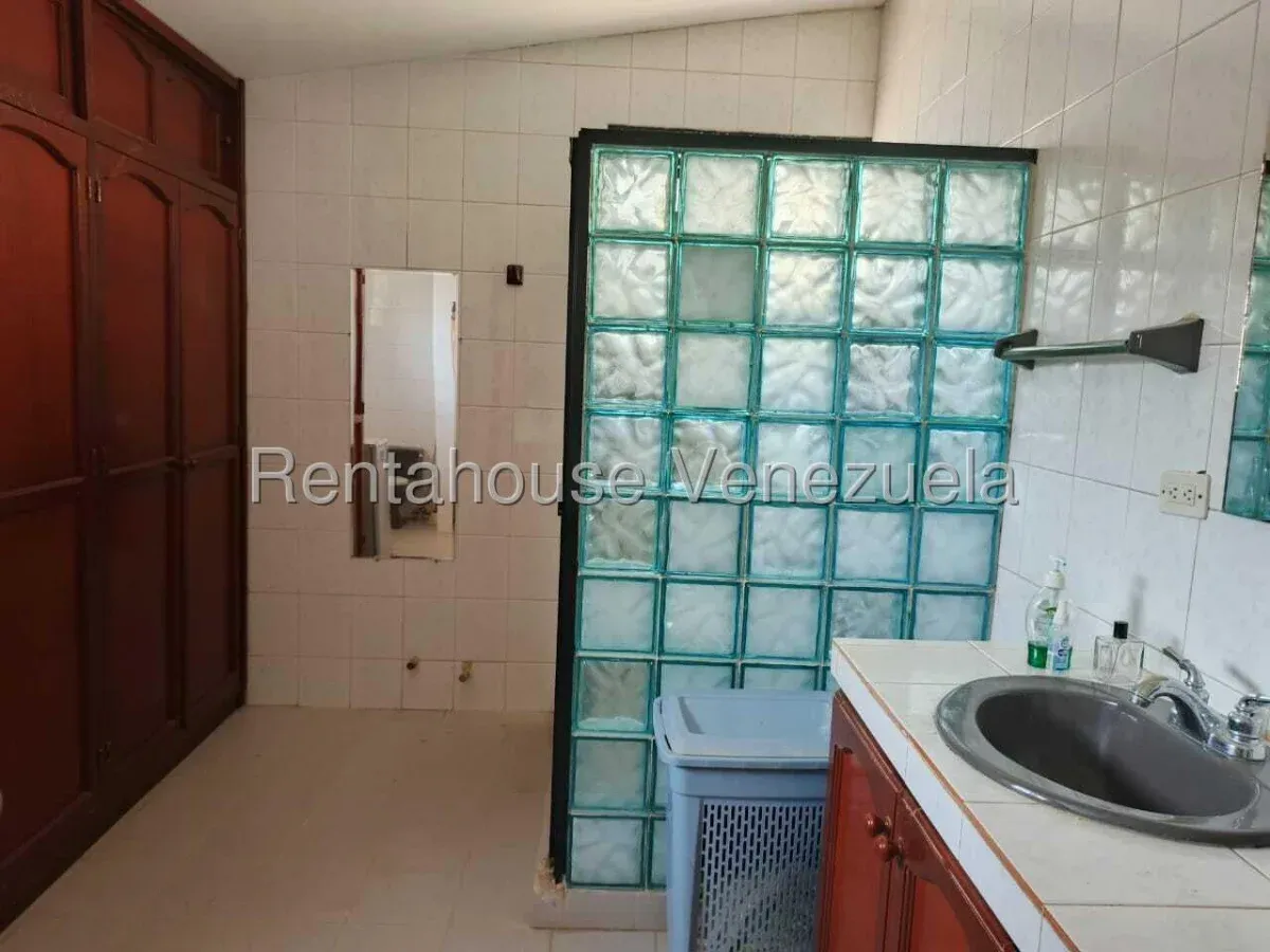 Magestuosa casa en venta Urb Monte Bello, zona norte. Maracaibo  - 16