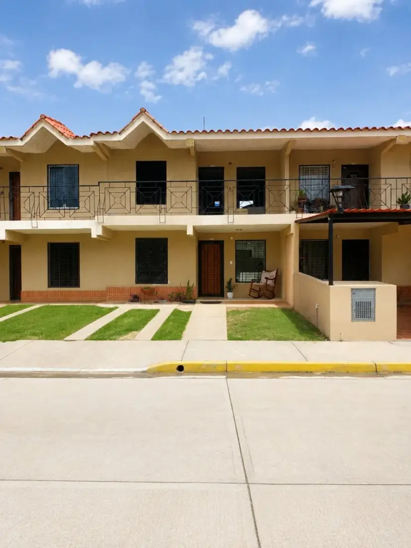 Hermosa casa en Residencias el Alboral 