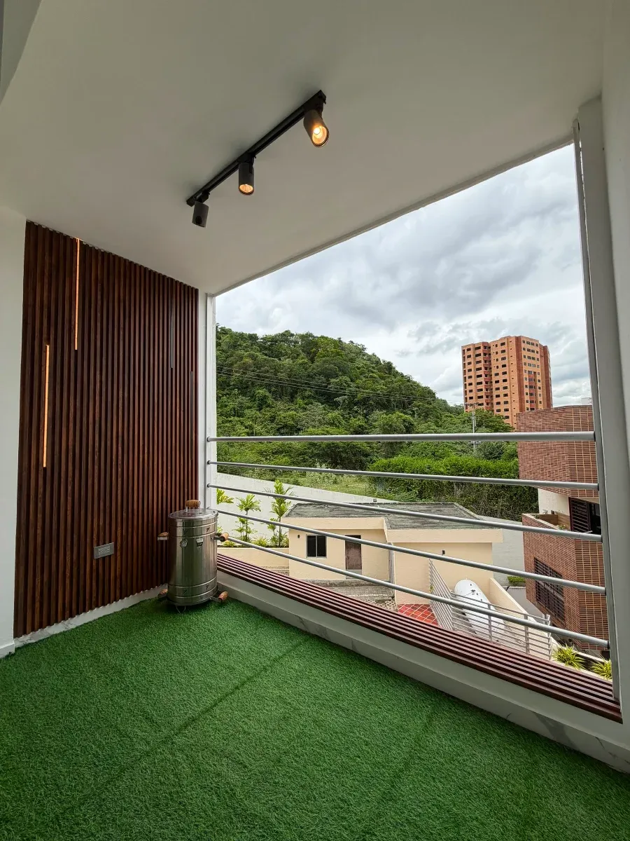 Venta de hermoso apartamento en Altos de Aricagua - 7