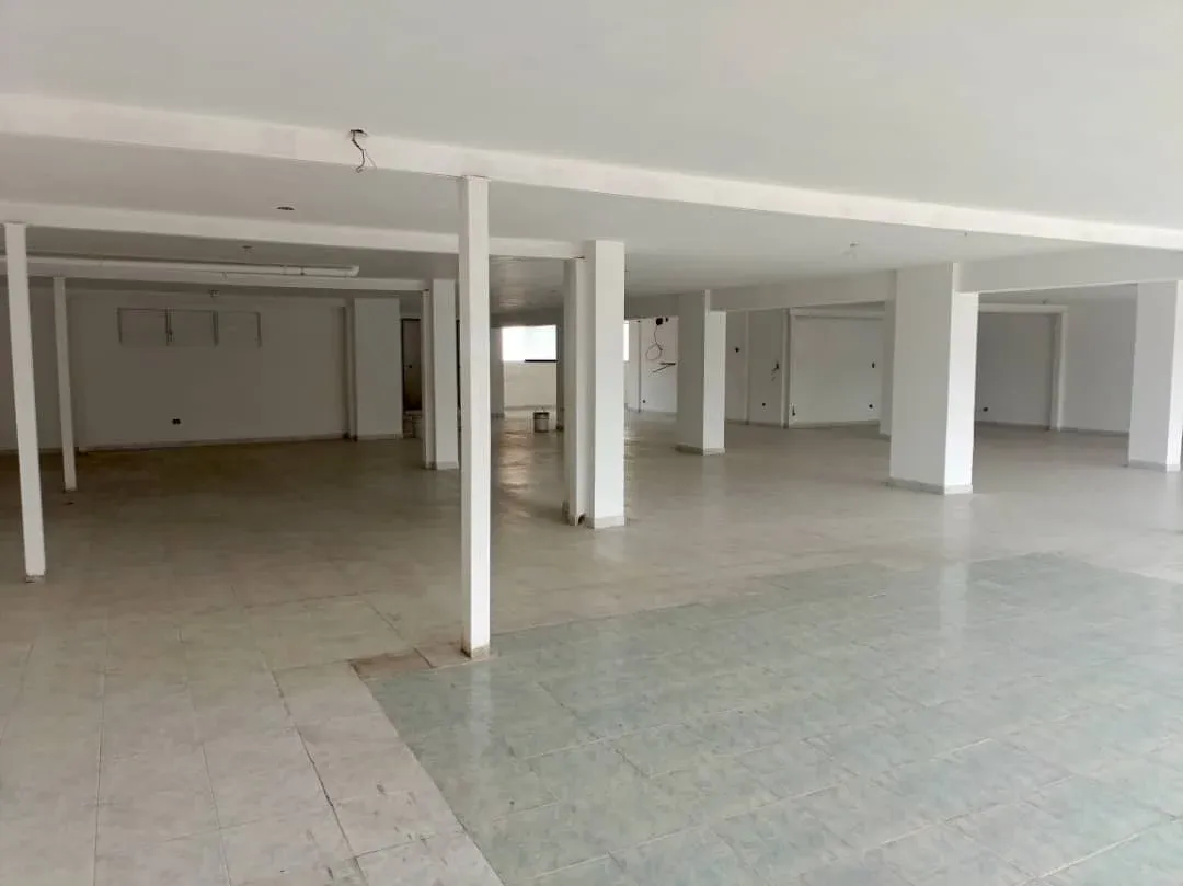 LOCAL EN ALQUILER | NIVEL MEZZANINA | AV. BOLÍVAR NORTE  - 5